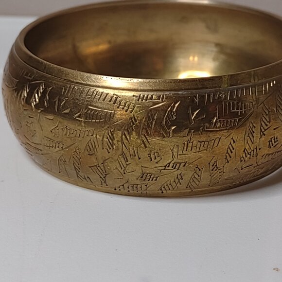 Vintage 8 Inch Gold Tone Metal Bangle - Picture 6 of 9